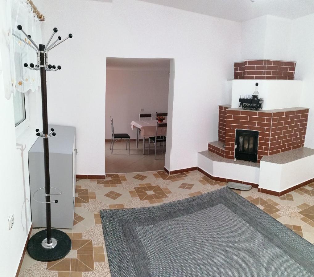 Apartamento Ugralet Lunca de Sus Exterior foto